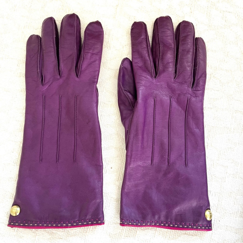Coach leather gloves in plum purple size 8